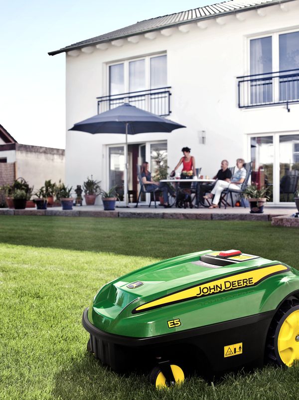 tango5 robot john deere