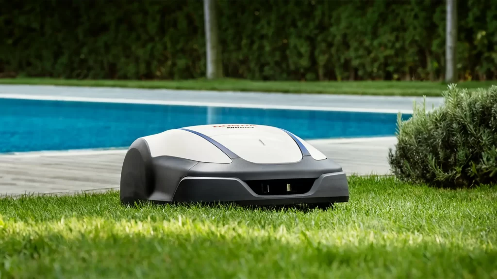 Blog équip'jardin - Comment choisir son robot tondeuse ? Robot Tondeuse Miimo HRM4000 Live