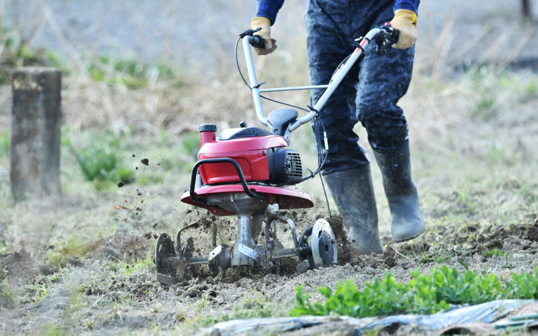 Blog équip'jardin - Le choix du matériel de jardin Comment choisir sa motobineuse ?
