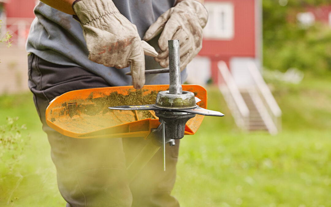 Blog équip'jardin - Le choix du matériel de jardin Comment choisir une tête de débroussailleuse adaptée à vos besoins ?